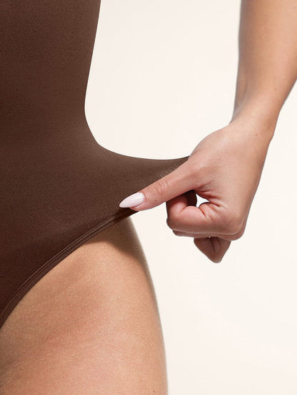 Deep Contour Seamless Thong Bodysuit with Front Zipper